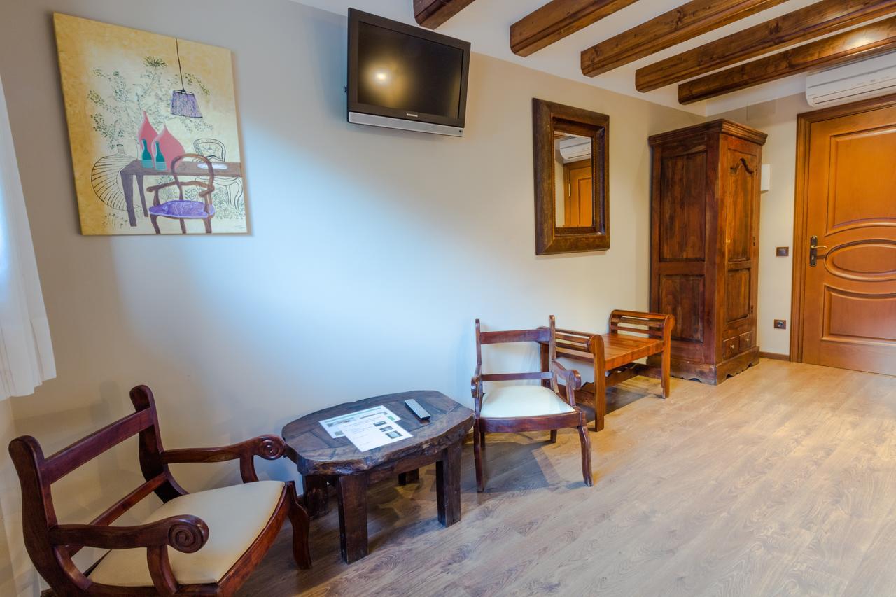 Hotel Flor De Neu El Pont de Suert Eksteriør billede