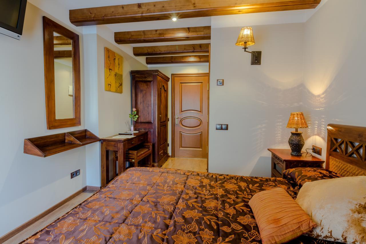Hotel Flor De Neu El Pont de Suert Eksteriør billede